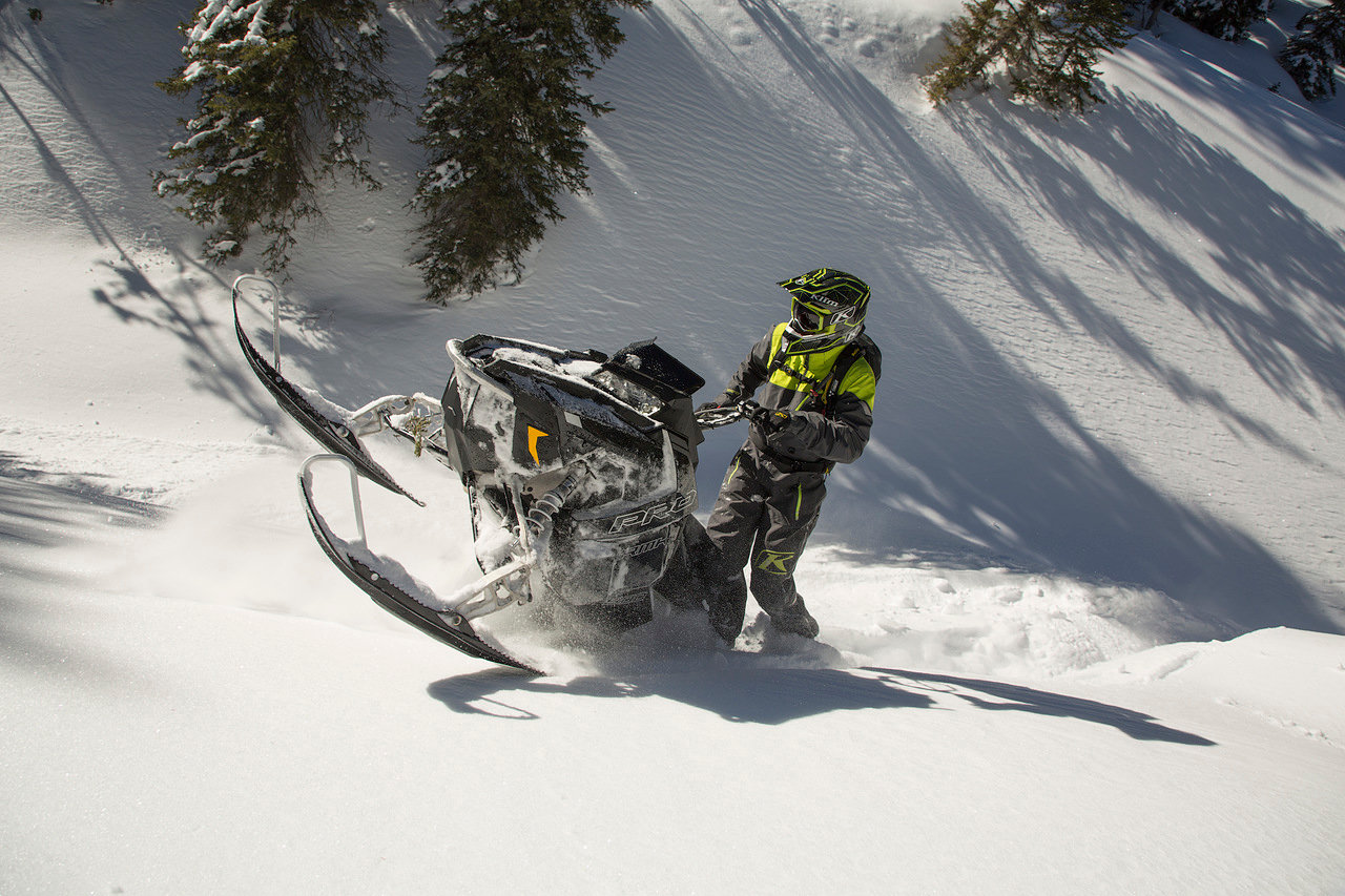 Www snowmobile ru. Klim 509 снегоход. Снегоходный костюм Klim. Polaris Klim. Снегоход Klim 500.